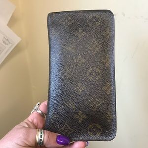 Louis Vuitton Long Zippy Porte Monnaie Wallet
